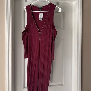 Women’s 2x cold shoulder body con dress.  New with tags.